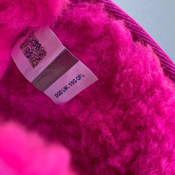 UGG Women's Hot Pink Neumel Chukka Lace Up Suede Shearling Pink Boots BRAND NEW - Picture 14 of 17